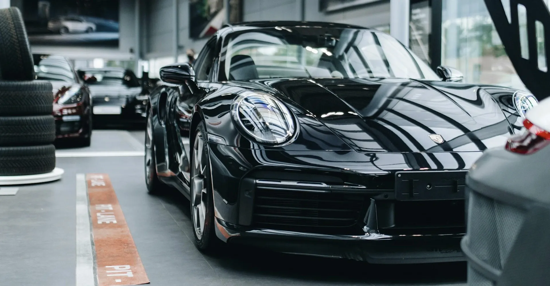 Best luxury car garage Dubai for BMW Mercedes Audi and Range Rover